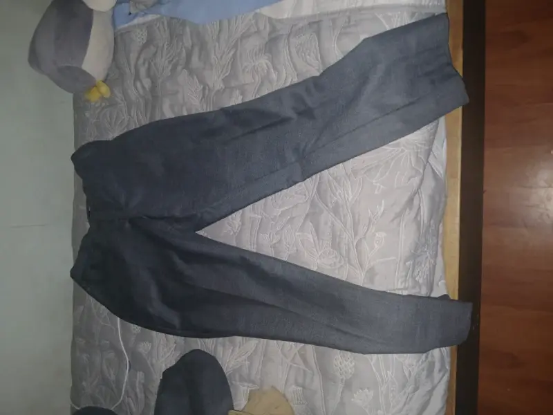 Traje gris oscuro de hombre - 2