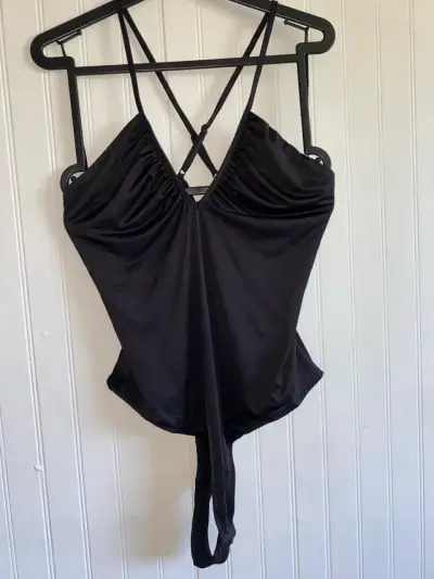 Body negro con tirantes cruzados - miniatura 1