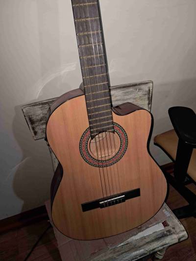 Guitarra clásica acústica - miniatura 5