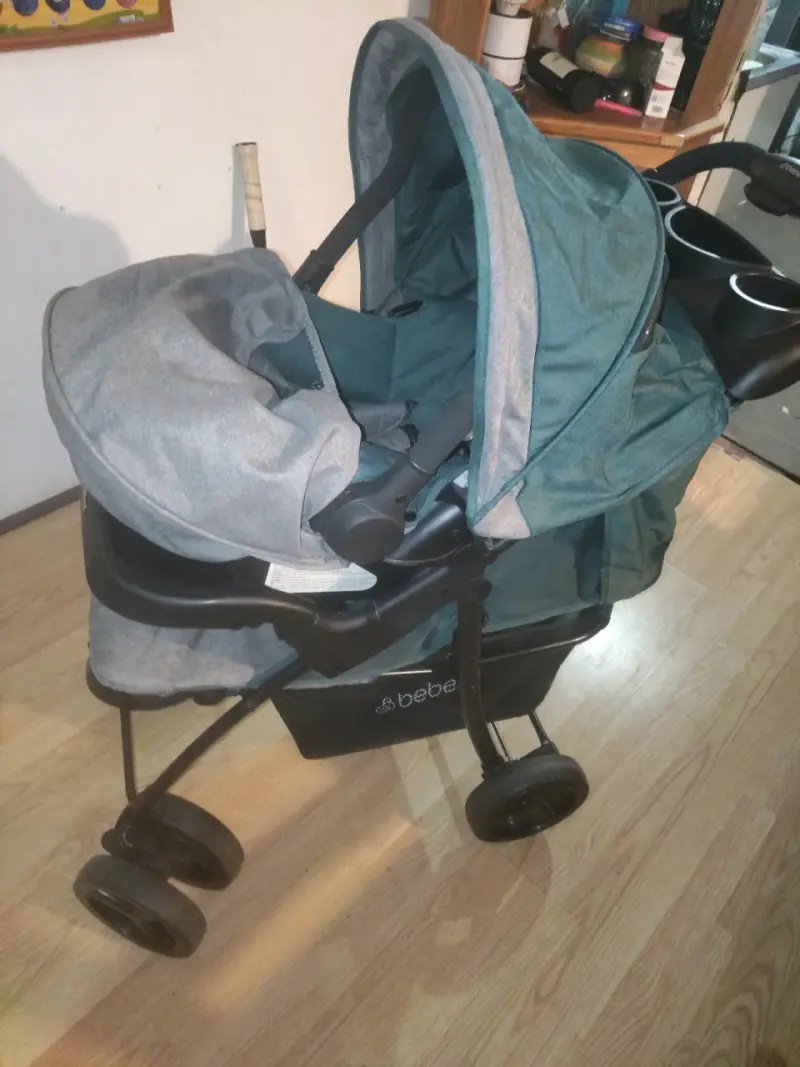 Coche de bebé verde y gris - 2