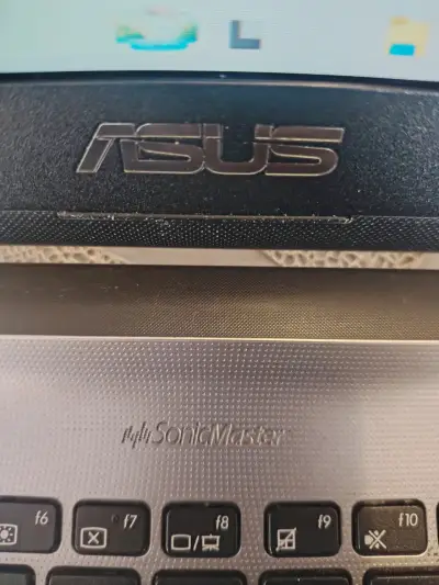Notebook ASUS usado - miniatura 5