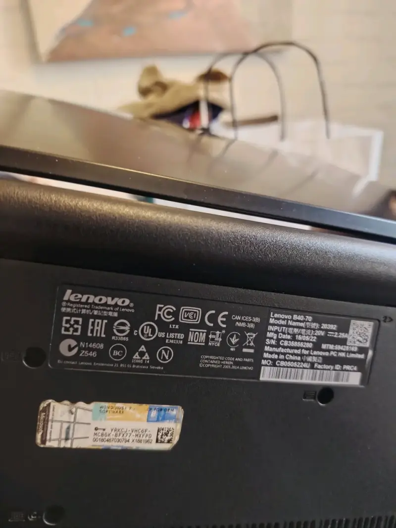Notebook Lenovo B40-70 | Core i5 + Tarjeta de Vide - 1