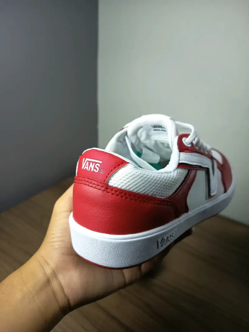 Zapatillas Vans rojas y blancas - 3