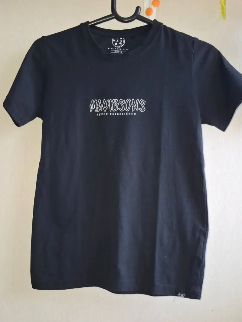 Polera negra Maui & Sons - 1