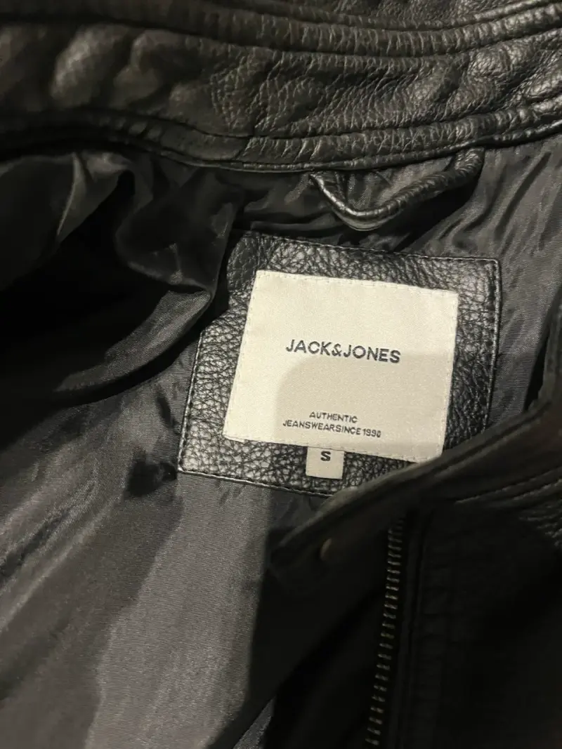 Chaqueta de cuerina negra - 3