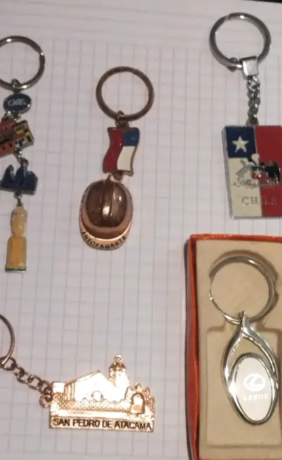 12 llaveros impecables - miniatura 1
