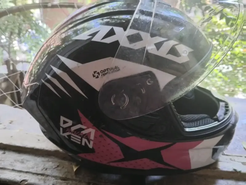Casco AXXIS negro y rosa - 2