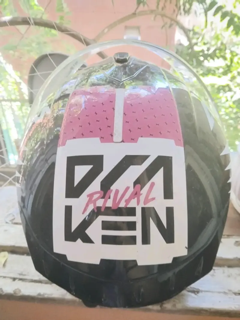 Casco AXXIS negro y rosa - 6