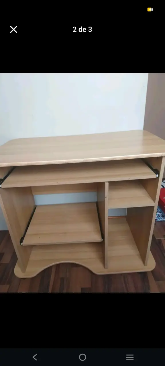 Escritorio de madera para computador