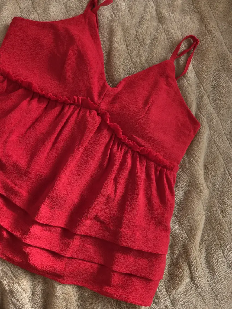 Blusa roja sin mangas - 1