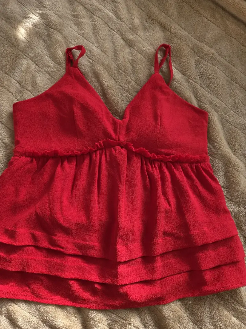 Blusa roja sin mangas - 3