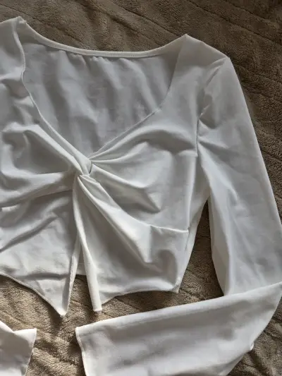 Blusa blanca de manga larga - miniatura 1