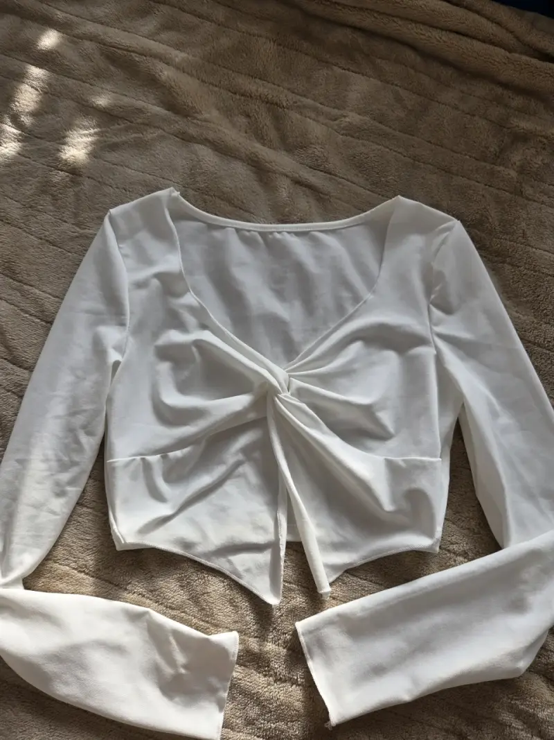 Blusa blanca de manga larga - 2