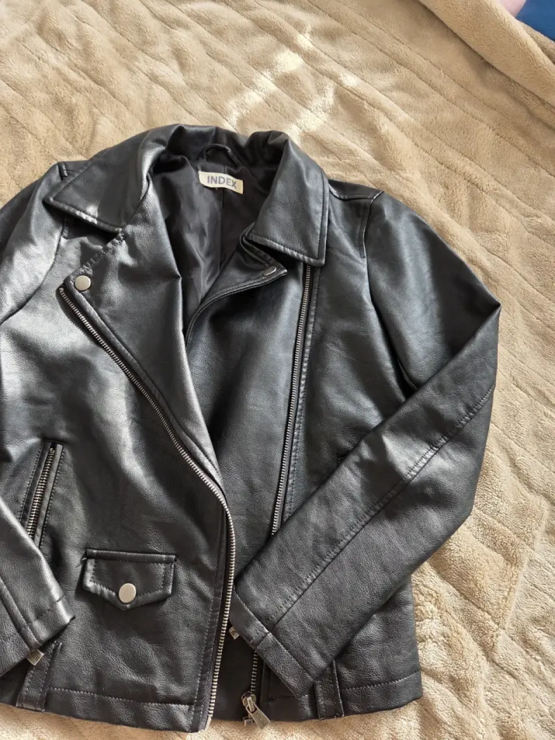 Chaqueta de cuero negra - 3