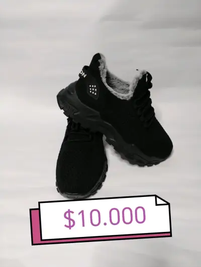 Zapatillas negras con forro interior - miniatura 1