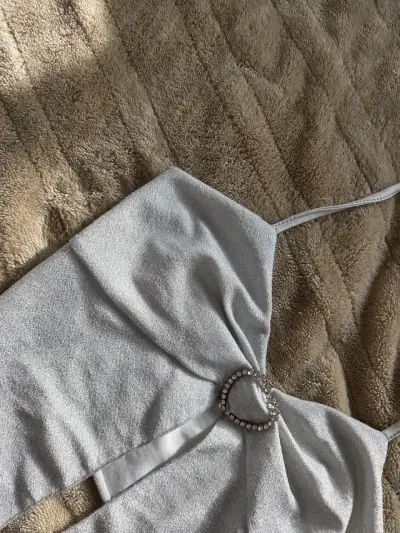 Top plateado con detalle brillante - miniatura 1