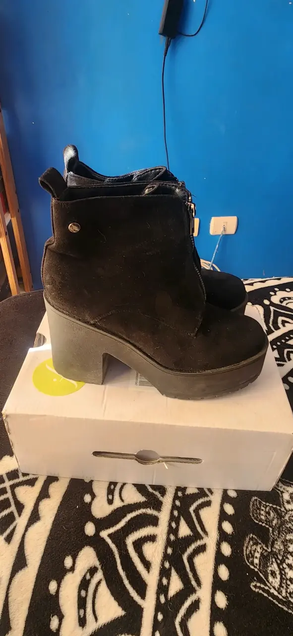 Botines negros de gamuza - 1