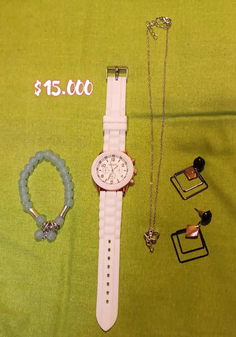Set de reloj y accesorios