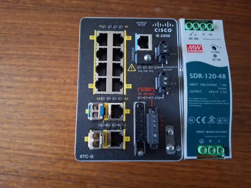 Switch industrial Cisco IE 2000 con su Fuente - 3