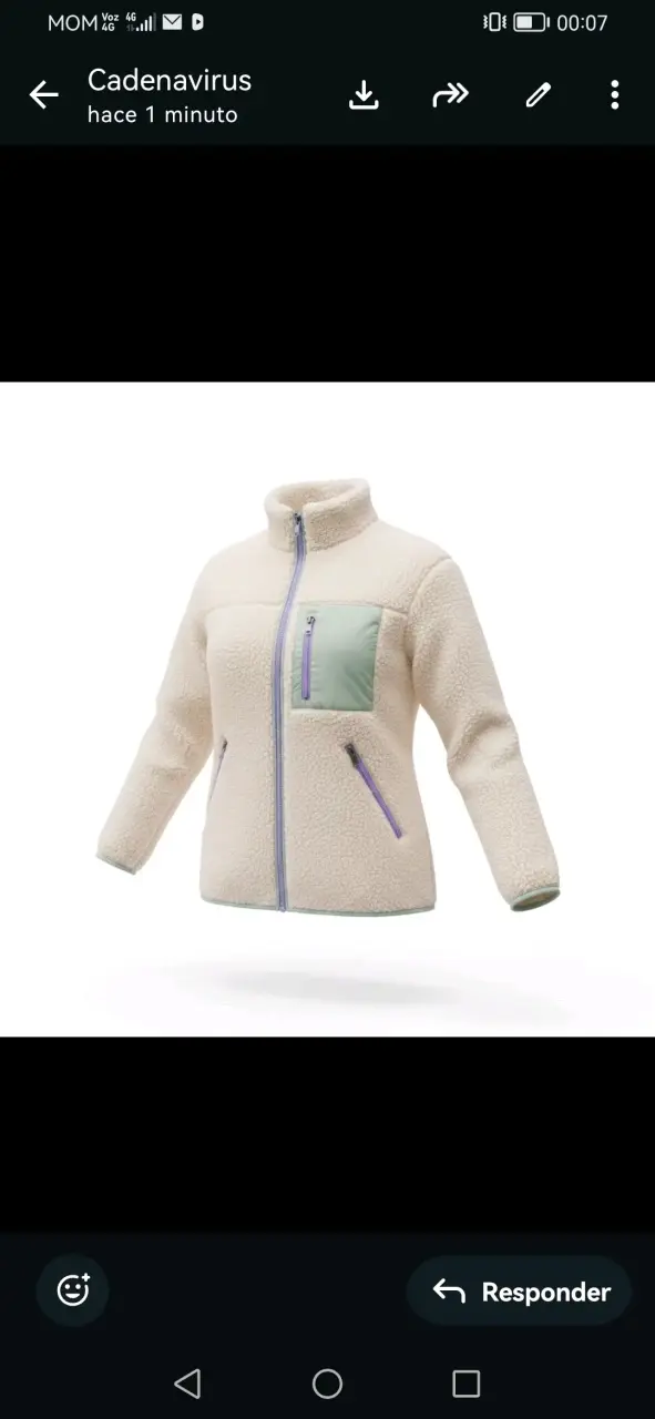 Chaqueta polar beige con bolsillos