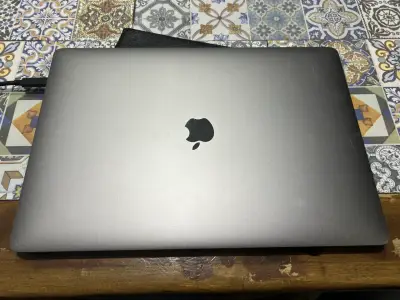 MacBook Pro 2018 A1990 15" 16gb RAM - miniatura 1