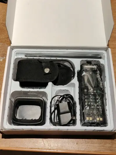 Transceptor de banda dual Baofeng - miniatura 2
