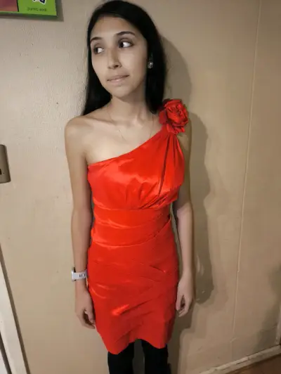 Vestido rojo un hombro - miniatura 1