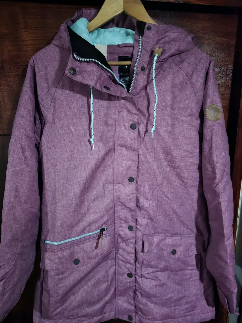 Chaqueta morada de nieve - 1