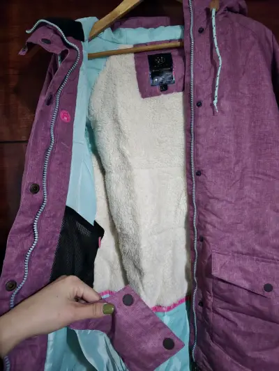 Chaqueta morada de nieve - miniatura 3