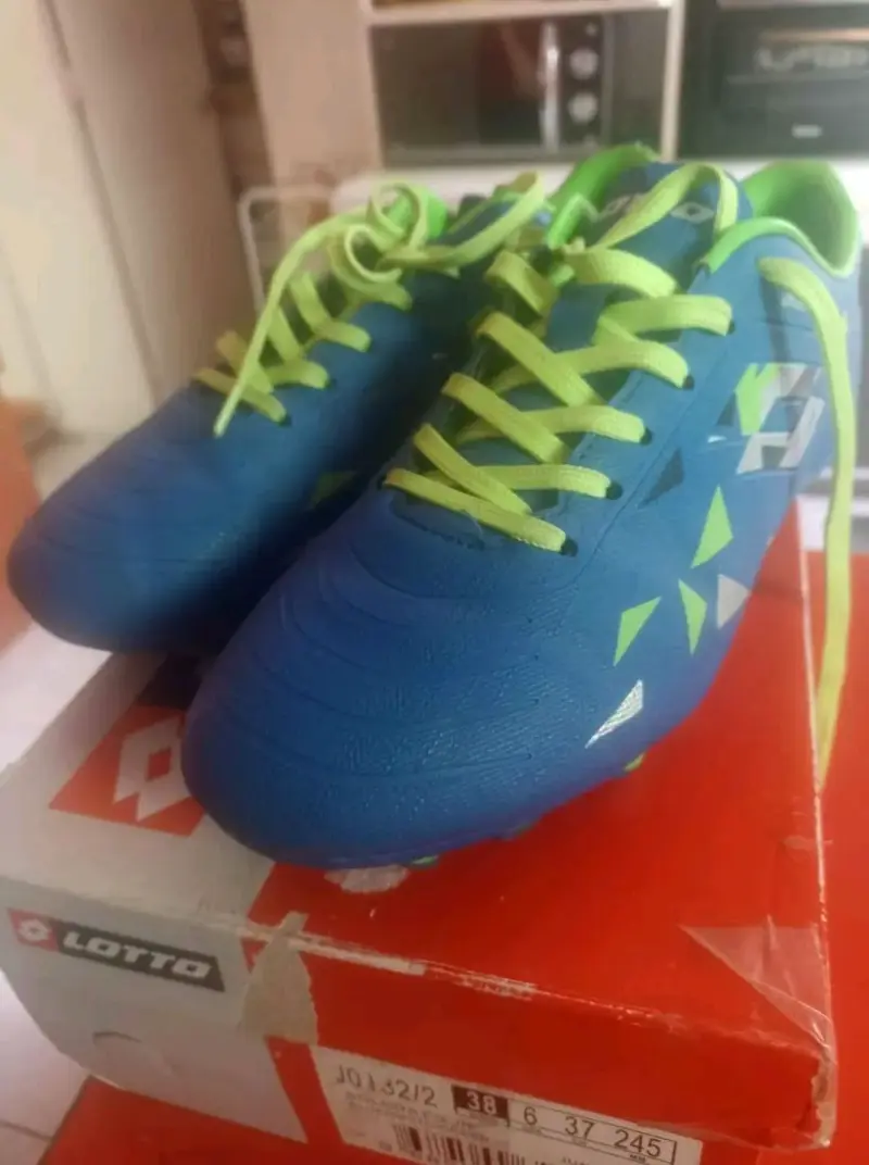 Zapatillas de fútbol azul y verde - 2
