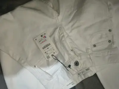 Pantalones blancos Zara nuevos - miniatura 2