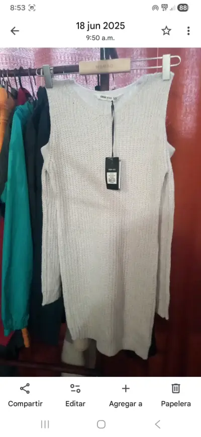 Chaqueta negra con etiqueta - miniatura 3