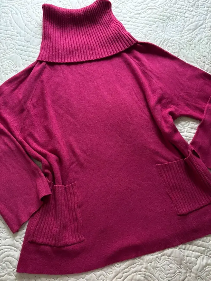 Suéter cuello alto fucsia - 1
