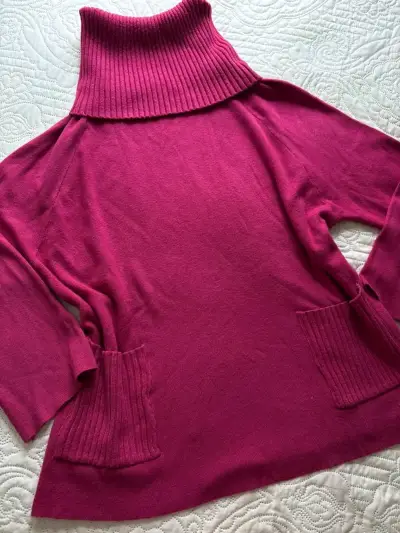 Suéter cuello alto fucsia - miniatura 1
