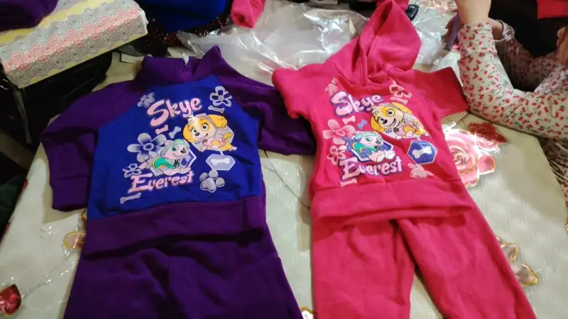 Conjunto rosado con diseño de conejos - 4