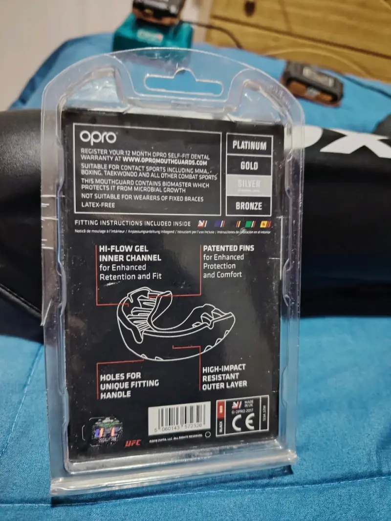 Protector bucal UFC Opro Silver - 3