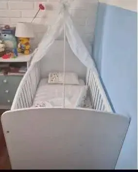 Cuna blanca con dosel - miniatura 3