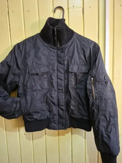 Chaqueta bomber negra de invierno - miniatura 1