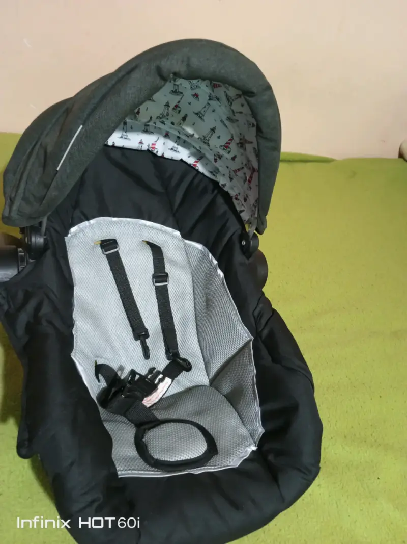 Silla de auto para bebé gris - 2