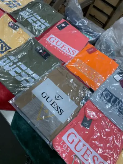 Poleras Guess de Hombre mujer - miniatura 2