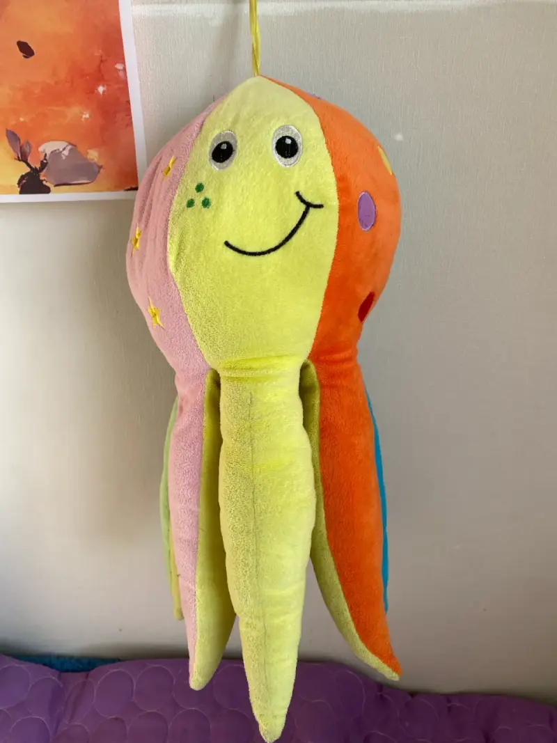 Pulpo de peluche colorido