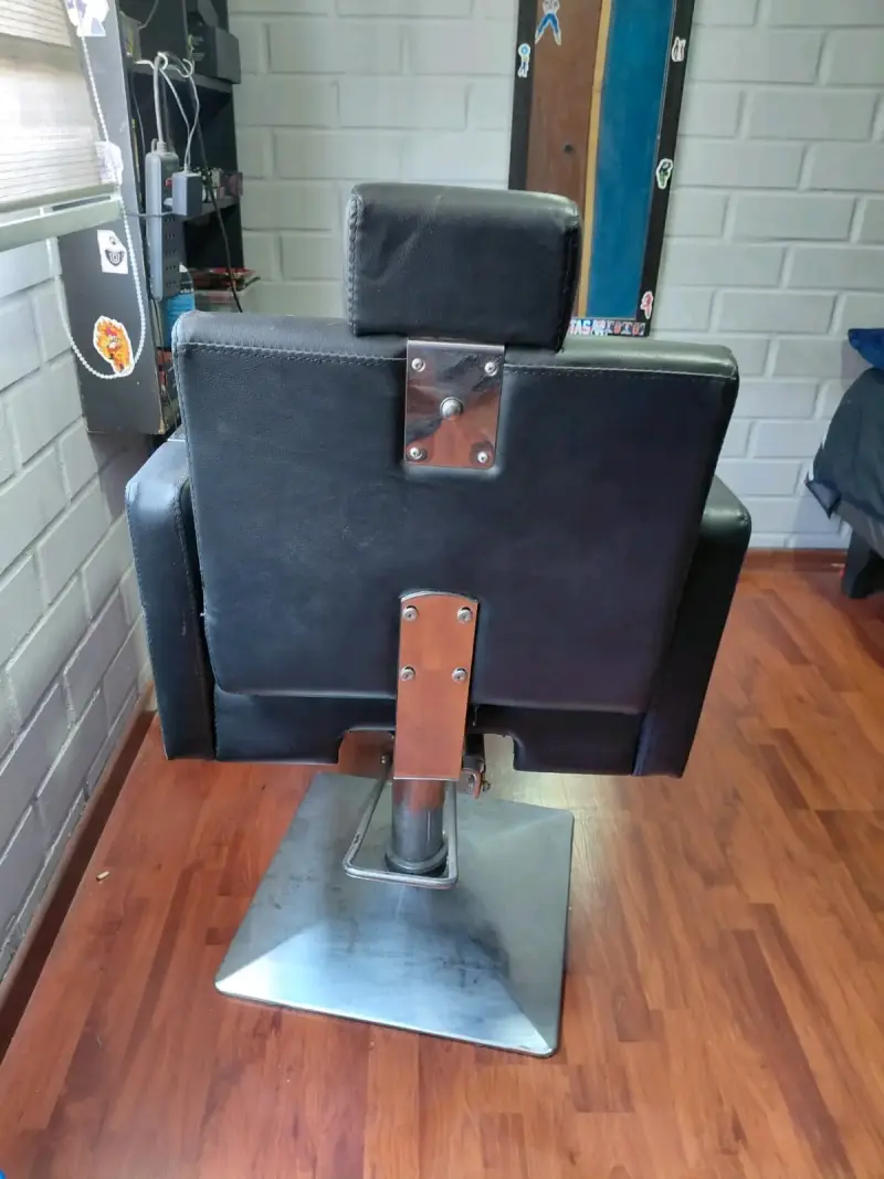 Silla de barbería negra - 1
