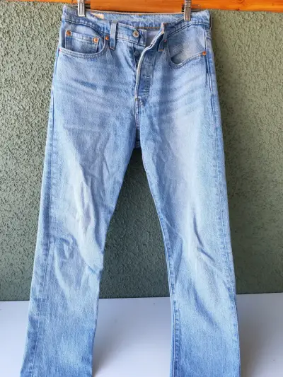 Jeans azul claro clásico - miniatura 1