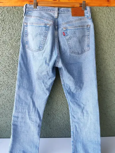 Jeans azul claro clásico - miniatura 2