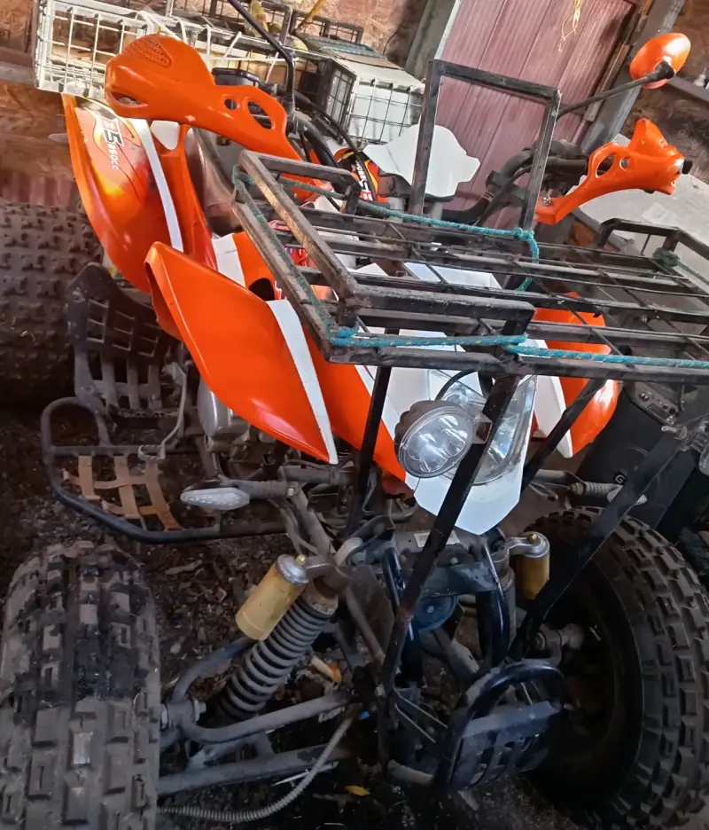 Cuatrimoto naranja 250cc - 2