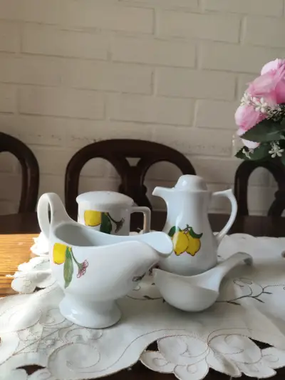 Juego de loza con diseño de limones - miniatura 1