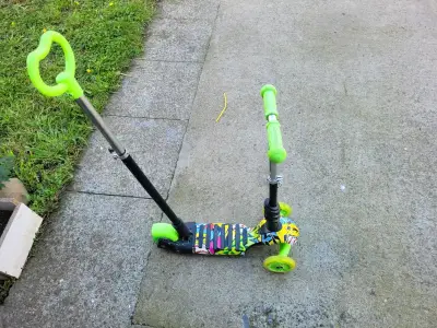 Scooter infantil color verde - miniatura 1