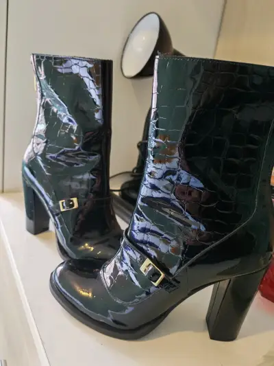 Botines charol negros con hebilla - miniatura 1