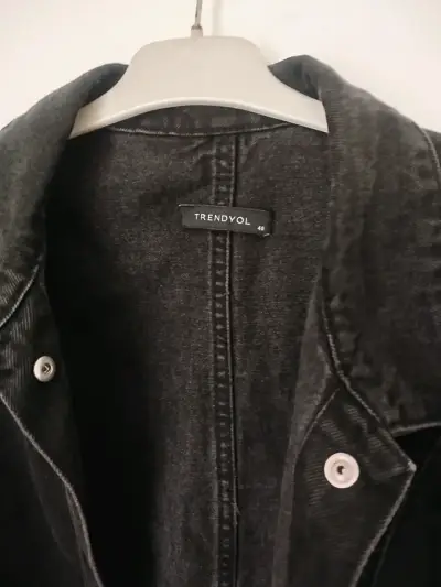 Chaqueta larga negra Trendyol Talla 40 - miniatura 3
