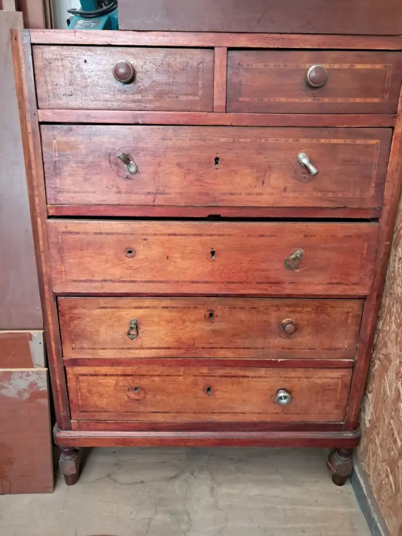 Cómoda de madera vintage
